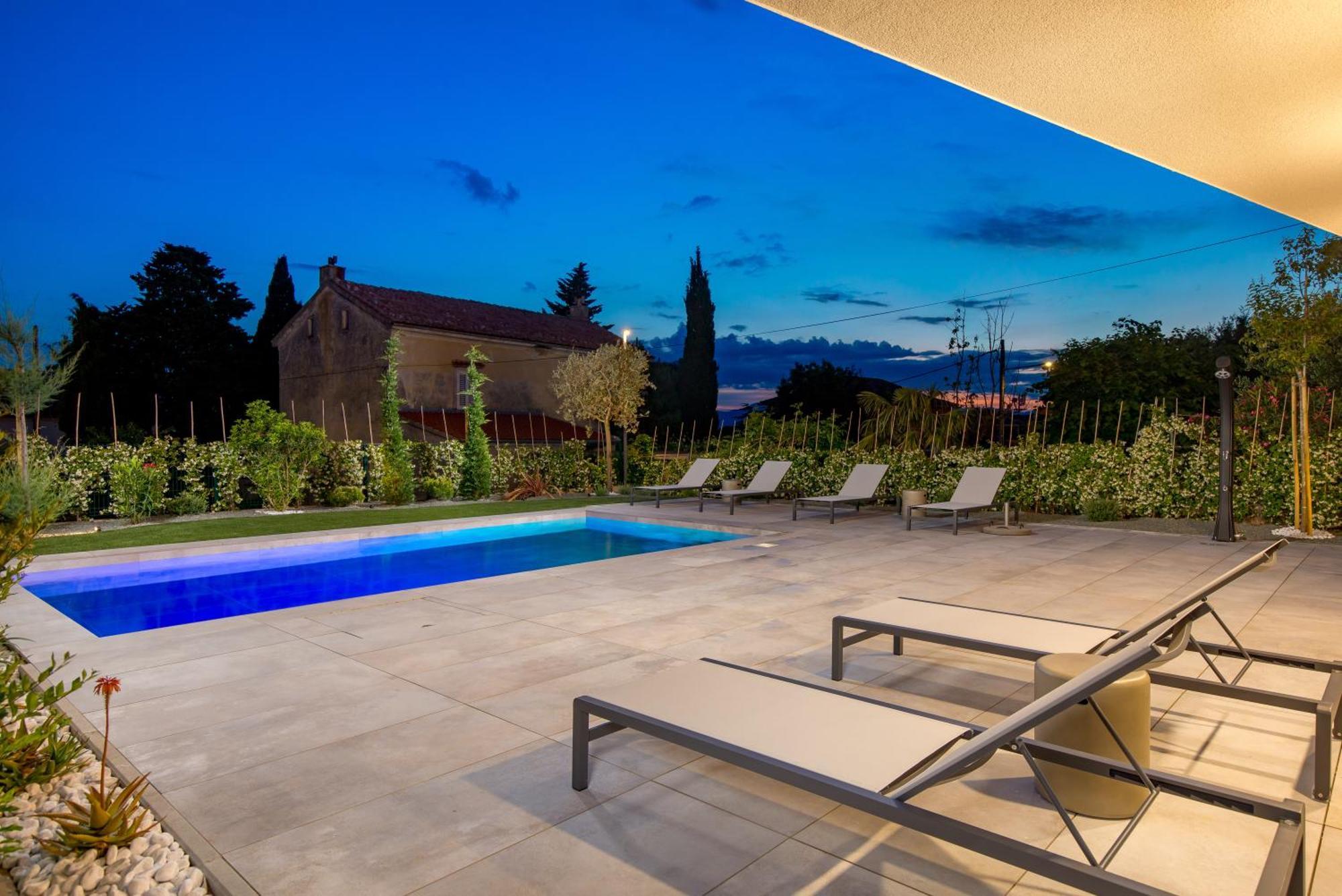 אומיסאליי Apartmani Vila Mara M 1 Heated Pool מראה חיצוני תמונה