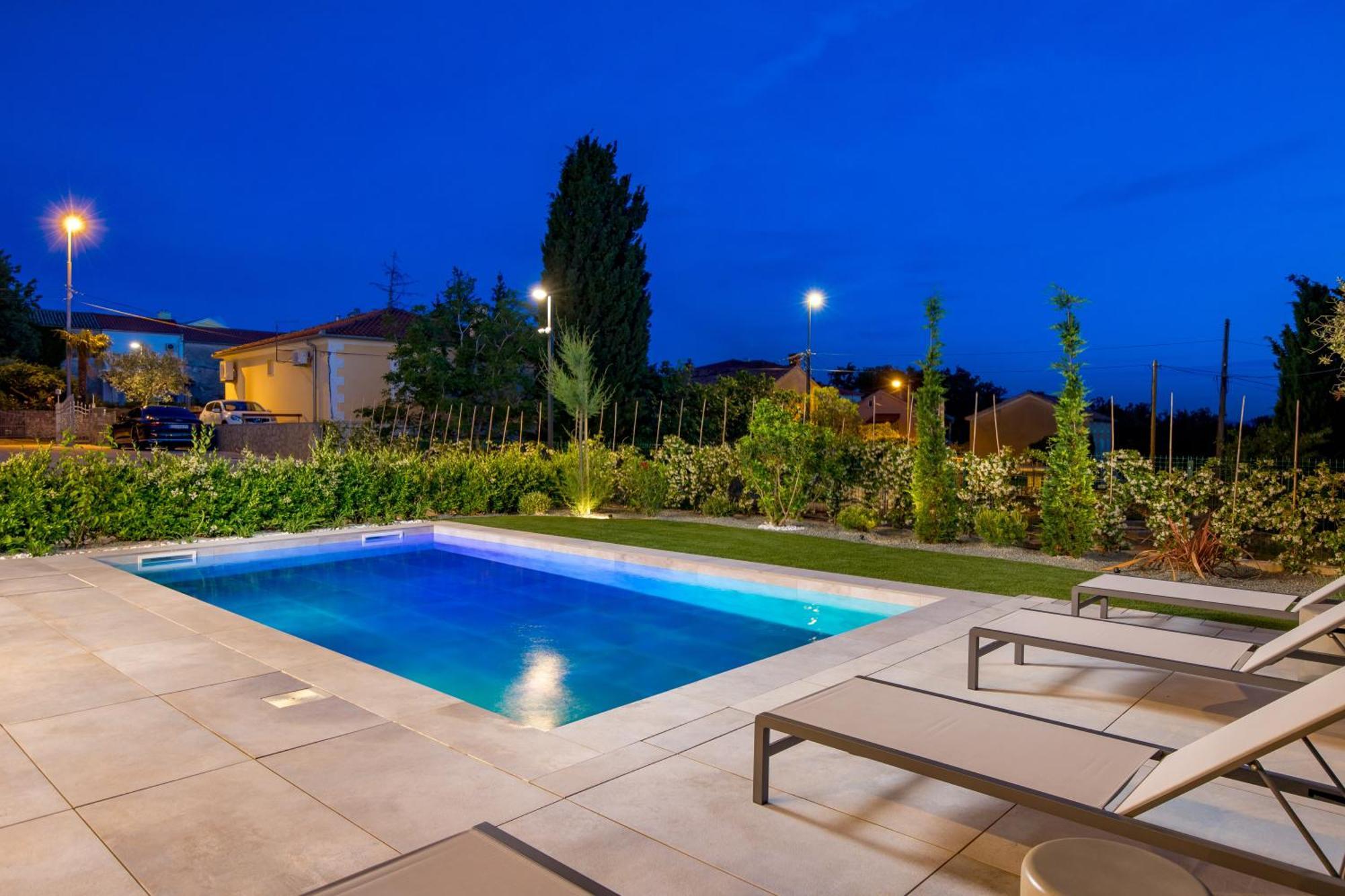 אומיסאליי Apartmani Vila Mara M 1 Heated Pool מראה חיצוני תמונה